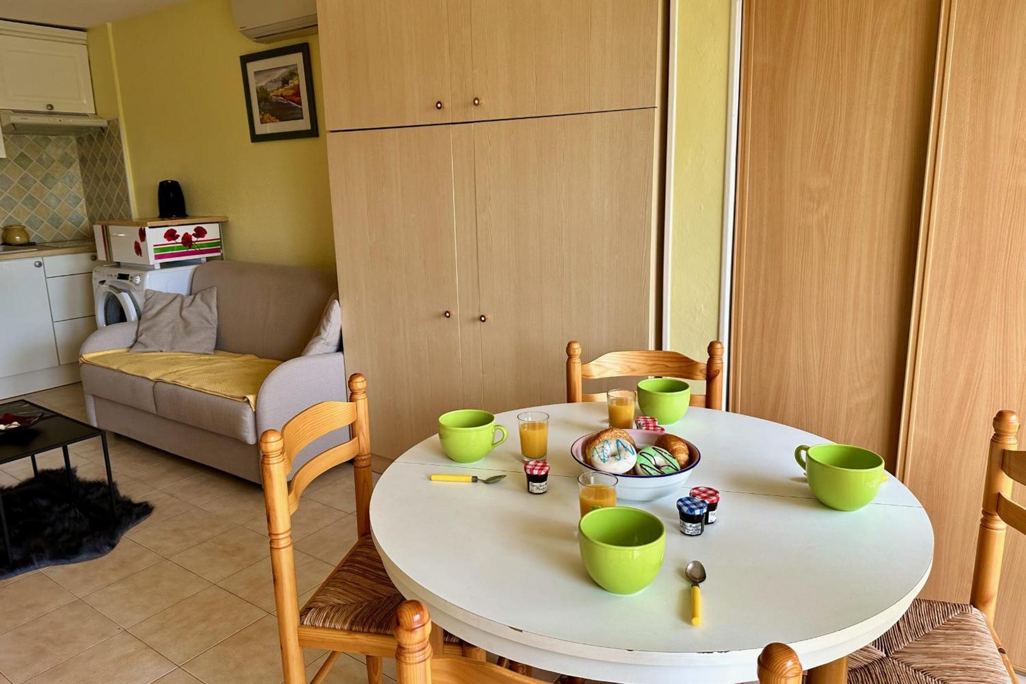 L'oree De Camargue Avec Cour Apartment