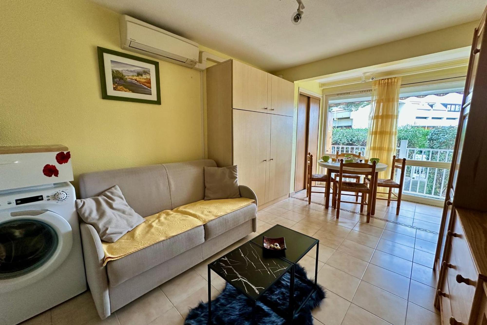L'oree De Camargue Avec Cour Apartment